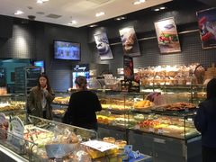 面包甜点陈列柜-巴黎贝甜(宜山路店)