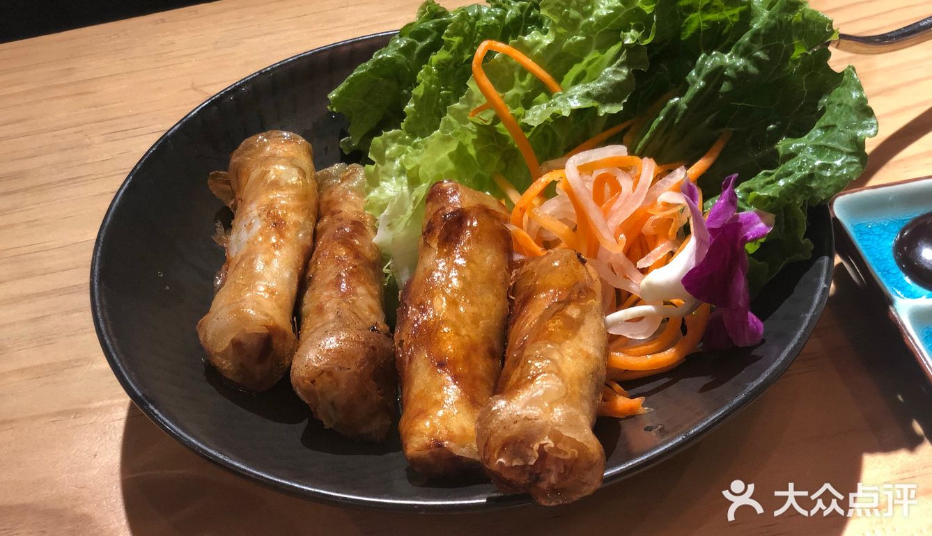 越南炸春卷推荐算是一道特色菜挺香的