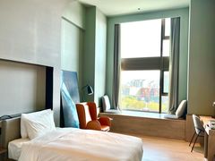 -上海虹桥中心爱琴海亚朵S酒店