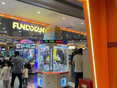 -反斗乐园π·电玩·高空拓展·蹦床(龙华天虹店)