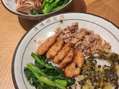 肉酱墨鱼饼饭-狮头牌卤味研究所·卤味饭(花城汇南区店)