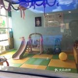 小宝宝六一打卡水魔方婴幼儿游泳馆