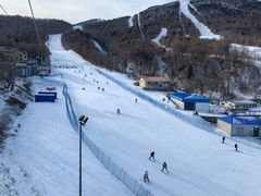 -亚布力新体委滑雪场