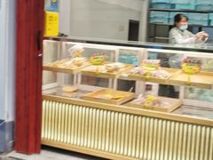 面包甜点陈列柜-莹珠阁·私房菜