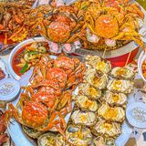 秋天的第一顿大闸蟹你想喝谁一起吃[调皮]