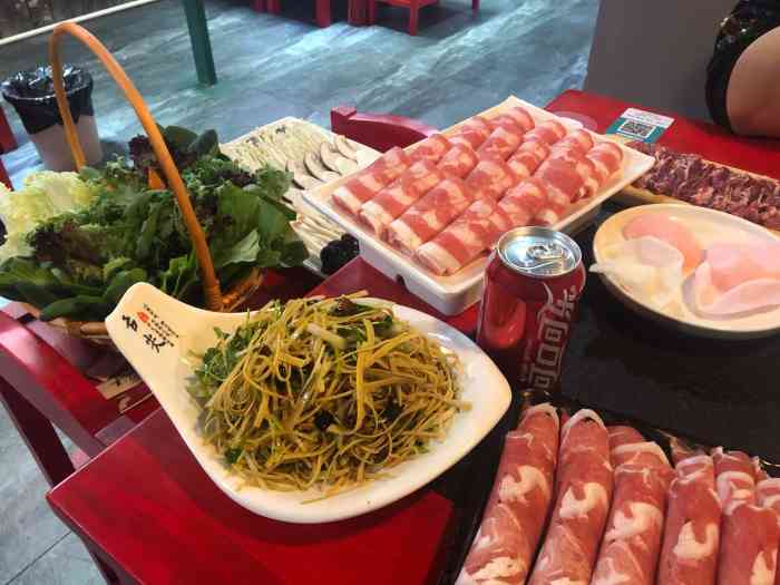 津卫领头羊-"新开业的铜锅涮锅店,羊肉很纯正新鲜,麻将.
