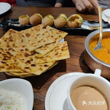 逛完大运河实在没啥吃的，周边找到一家经营很久的印度·