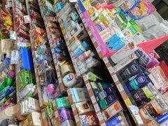 零售区-全家便利店(沪太路三店)