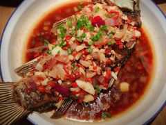 香煎鲫鱼-费大厨辣椒炒肉(万家丽一店)