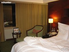 另一个角度的床-上海明天广场JW万豪酒店