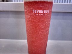 草莓优酪-Sevenbus一家奶茶店(侨荣城店)