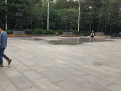 -英雄广场