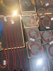 -灵彩珠宝(朗香街店)