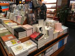 -西西弗书店&矢量咖啡(壹方购物中心店)