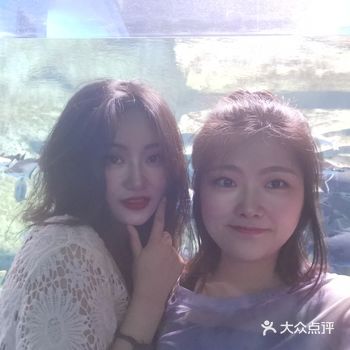 我们是端午去的融创海世界，人还行没有很多，中午12点