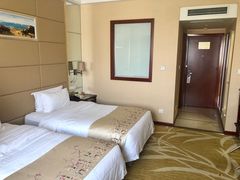 -山明水秀大饭店