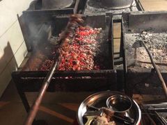 -黄记四更烤乳猪店