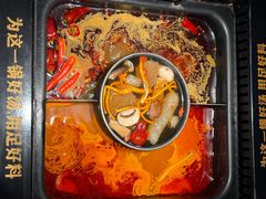 -老牌坊云南鱼豆花火锅(哈西万达店)