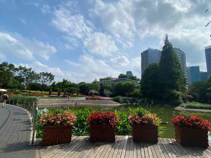 南园滨江绿地-"天气热热的,来公园散散心也好,景色不错啊.