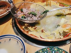 -洱火云南酸菜牛肉火锅(石景山当代商城店)