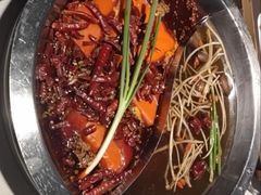 -茅草房·河畔园林火锅