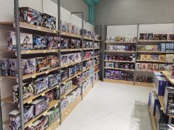 -卡通派潮品玩具折扣仓(青岛新城吾悦广场店)