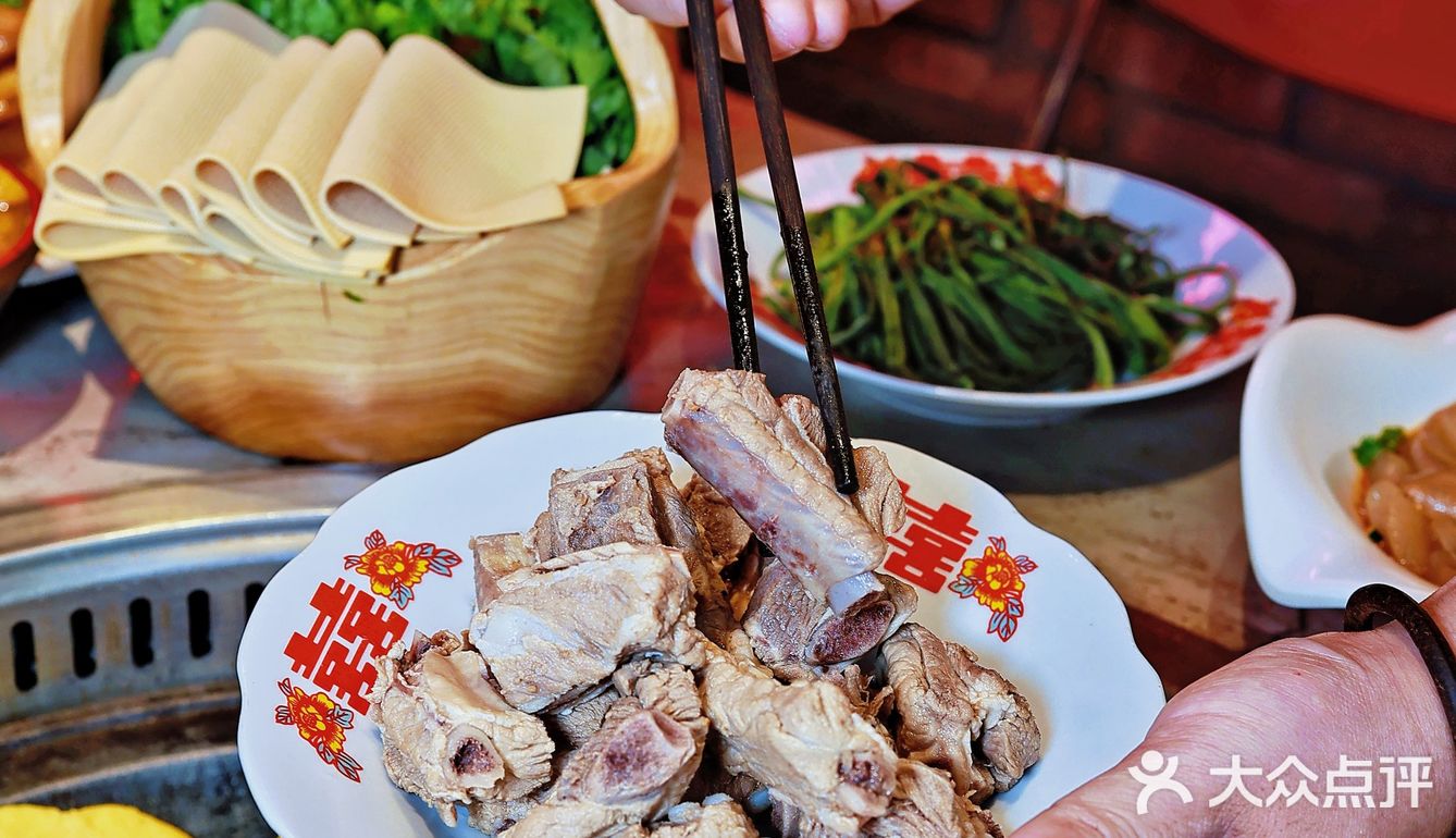 上海｜被东北朋友带来吃的铁锅炖。。。香😭了！