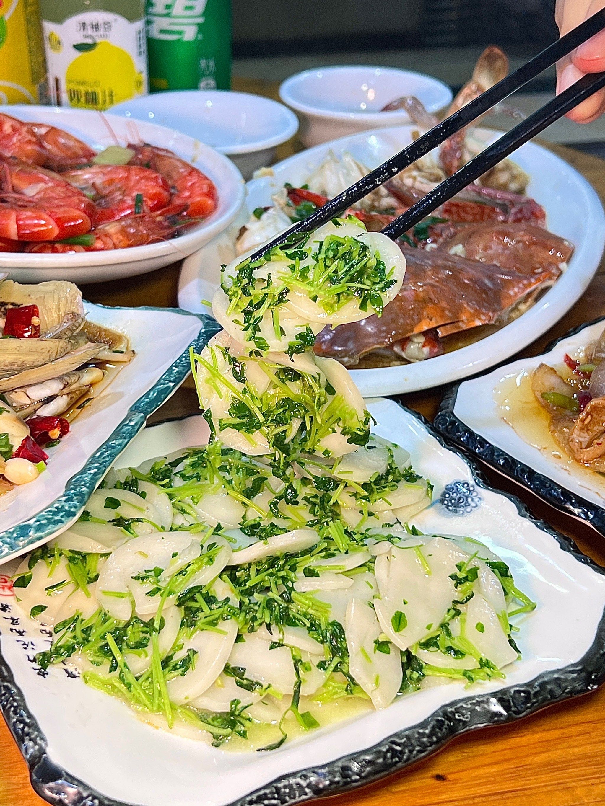 马园路里开了20年的海鲜店02
每天人山人海定不到位置02本地人