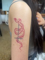 点击看大图 -冰岛刺青·手工耳饰品售卖·专业纹身