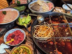 -周小明火锅(黑金冠社区店)