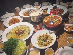-爱碗亭·鲜炒湖南菜(壹城中心店)