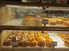 面包甜点陈列柜-山崎面包(苏州中心店)