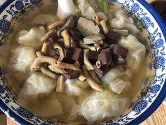 -小董骨汤馄饨店(通扬路店)
