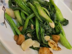 猪油渣炒菜心-兴粤匯香港茶餐厅(宝山日月光店)