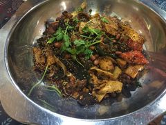 -愉肴麻辣香锅(中山路店)