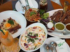 -Chom Cafe and Restaurant