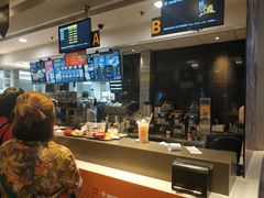 -麦当劳(中二横路店)