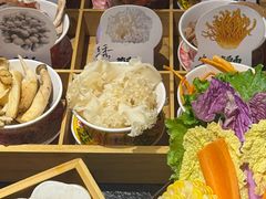 -菌自由丨野生菌火锅特色庭院餐厅(丽江古城店)