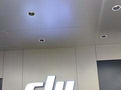 -DJI大疆(深圳华强北曼哈授权体验店)