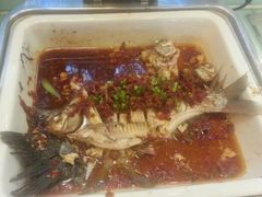 剁椒河鲳鱼是冷冻的-美丽豪酒店(西安钟鼓楼回民街店)