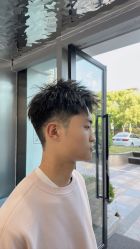 -Tloml salon