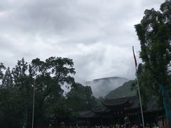 -峨眉山报国寺