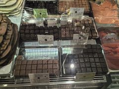 -VENCHI 闻绮(上海佛罗伦萨小镇店)