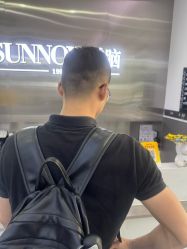 -首脑美发沙龙