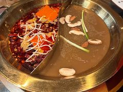 -小天鹅火锅·一线江景洪鼎旗舰店(洪崖洞店)