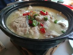 酸菜古法雄鱼堡68元-京城小江南·北京烤鸭·江南土菜·白鱼(中关村店)