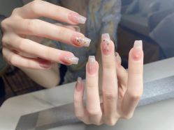 -小黑瓶美甲美睫