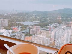 -广州中心皇冠假日酒店·汇点大堂吧