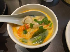 越式酸辣虾汤-大头虾越式风味餐厅(光明广场店)