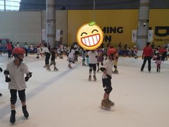-成都冰纷万象滑冰场